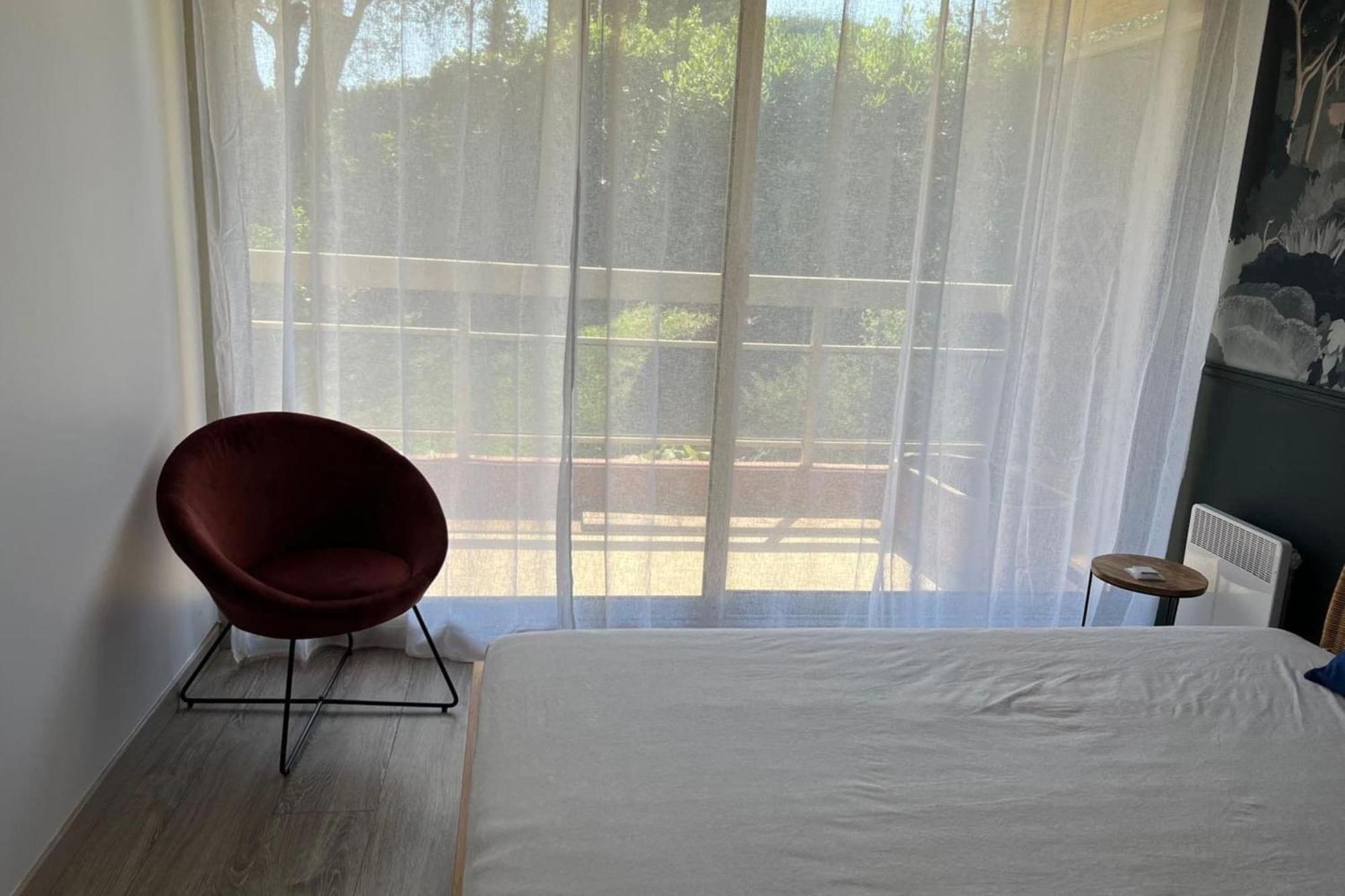 Beautiful Sunny With Balcony In * Nizza